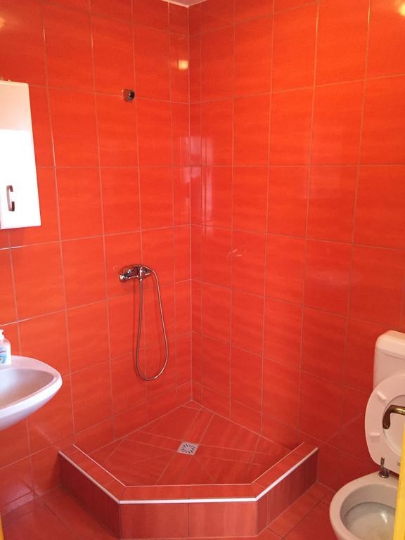 Aqua Thermal Soterapia Es Apartmanhaz Püspökladány Ruang foto