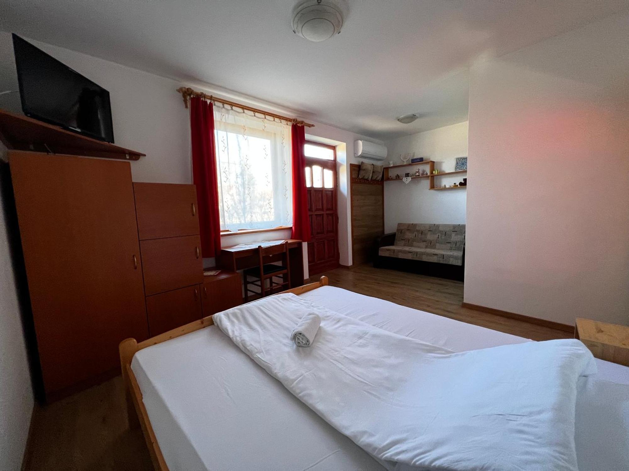 Aqua Thermal Soterapia Es Apartmanhaz Püspökladány Bagian luar foto