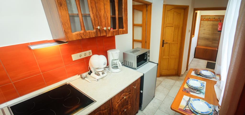 Aqua Thermal Soterapia Es Apartmanhaz Püspökladány Bagian luar foto