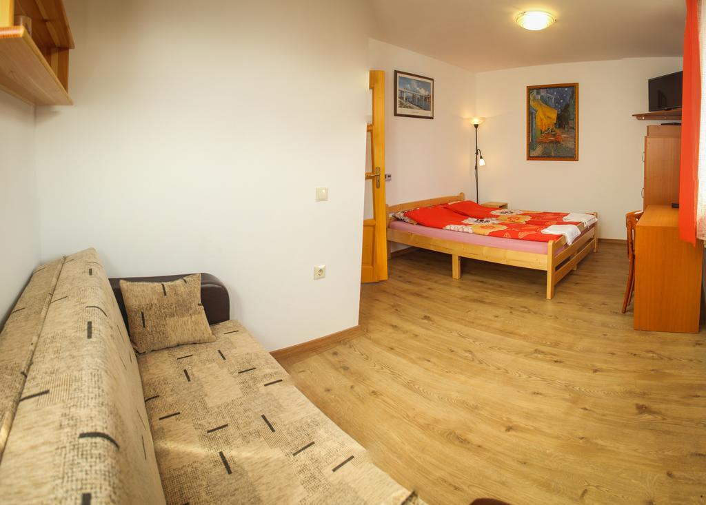 Aqua Thermal Soterapia Es Apartmanhaz Püspökladány Bagian luar foto