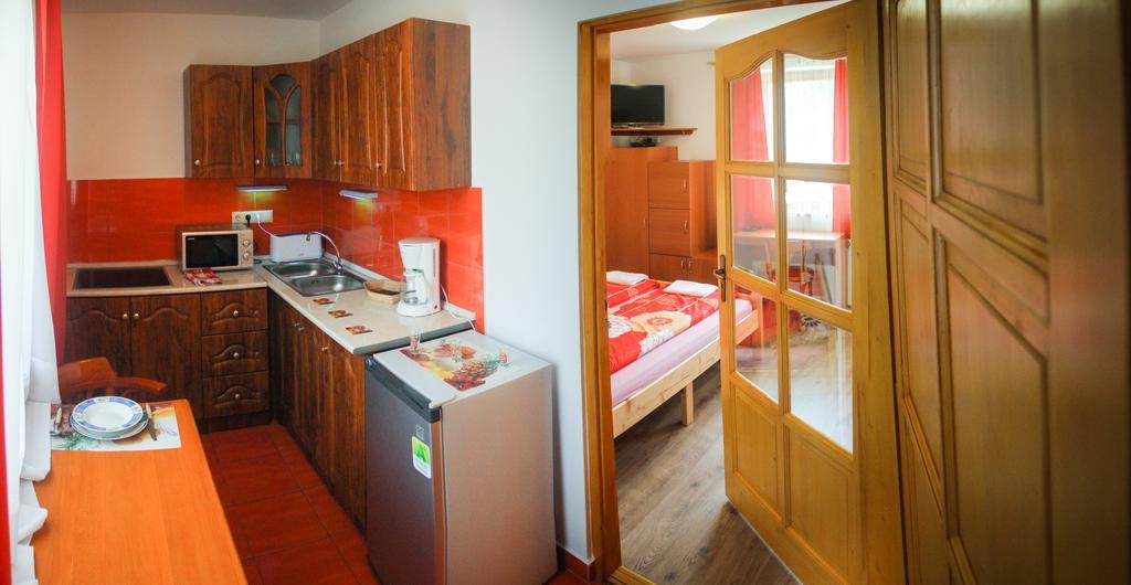 Aqua Thermal Soterapia Es Apartmanhaz Püspökladány Bagian luar foto